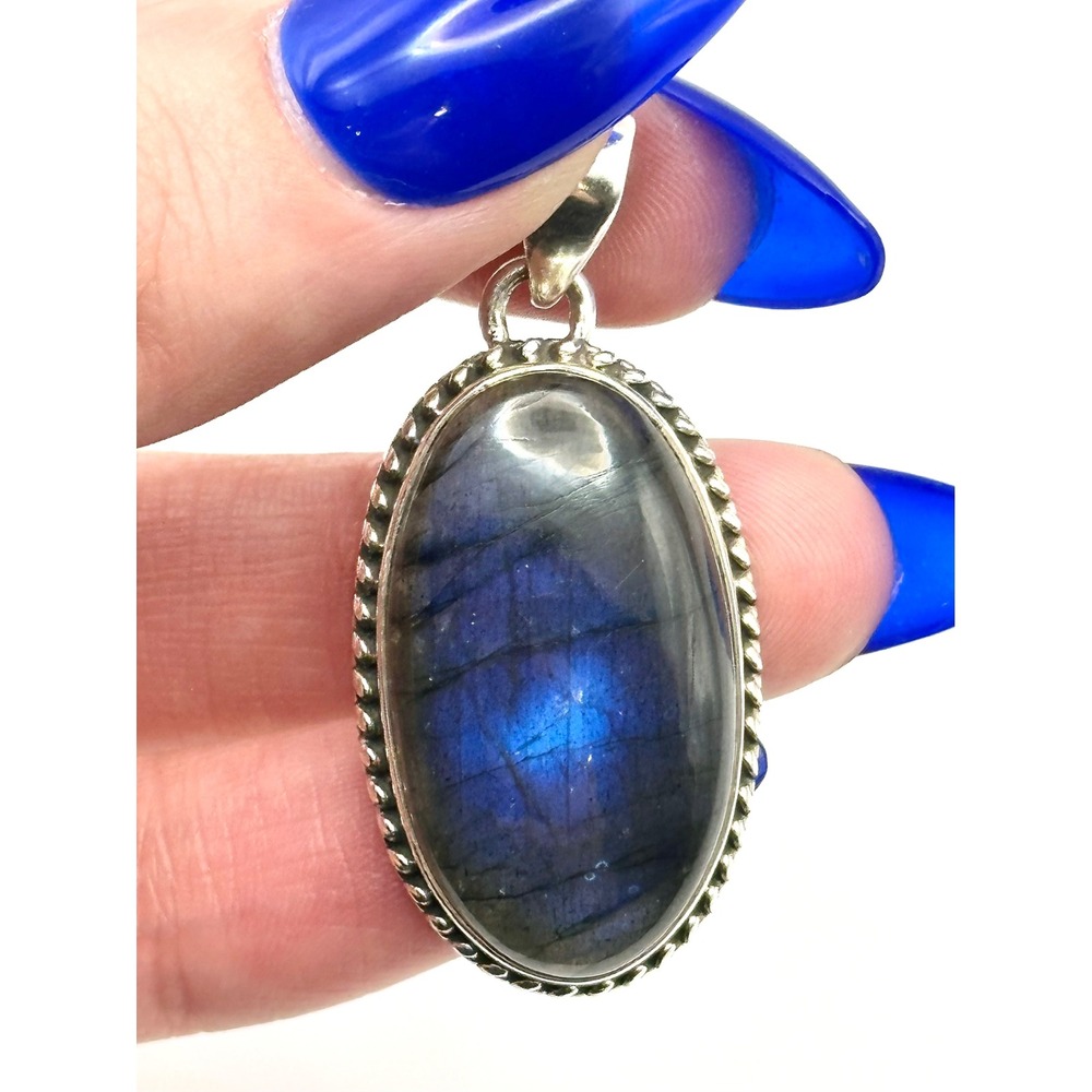 Blue Flash Labradorite Oval Sterling Silver Handmade‎ Pendant